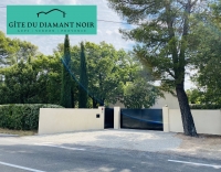 Le diamant noir - front of the house Le diamant noir - front of the house